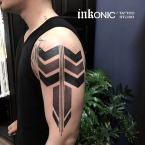 black tattoo - hanoi inkonic studio