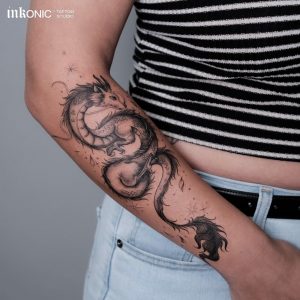 blackwork tattoo - inkonic - 01