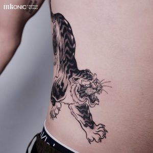 blackwork tattoo - inkonic - 06